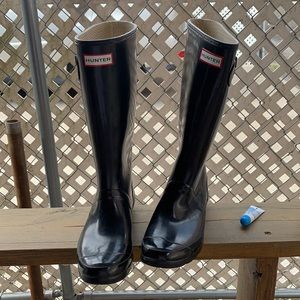 Tall hunter boots